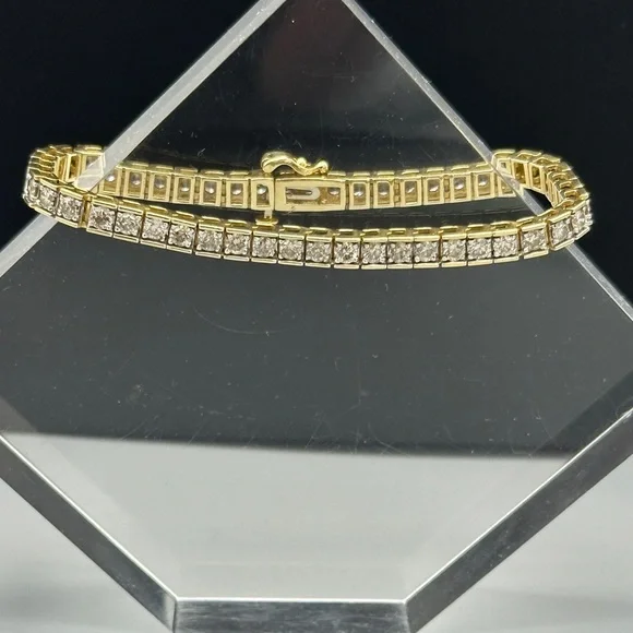 14k Gold and Natural Diamond Bracelet - Picture 1 of 5